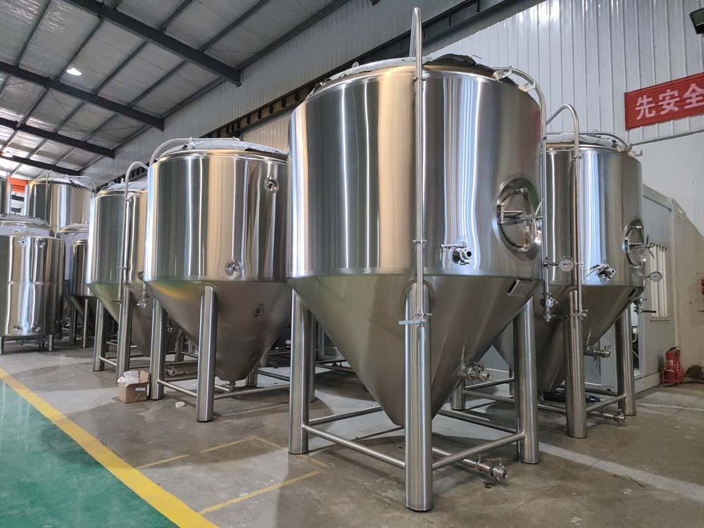 <b>1200L Single wall beer fermen</b>